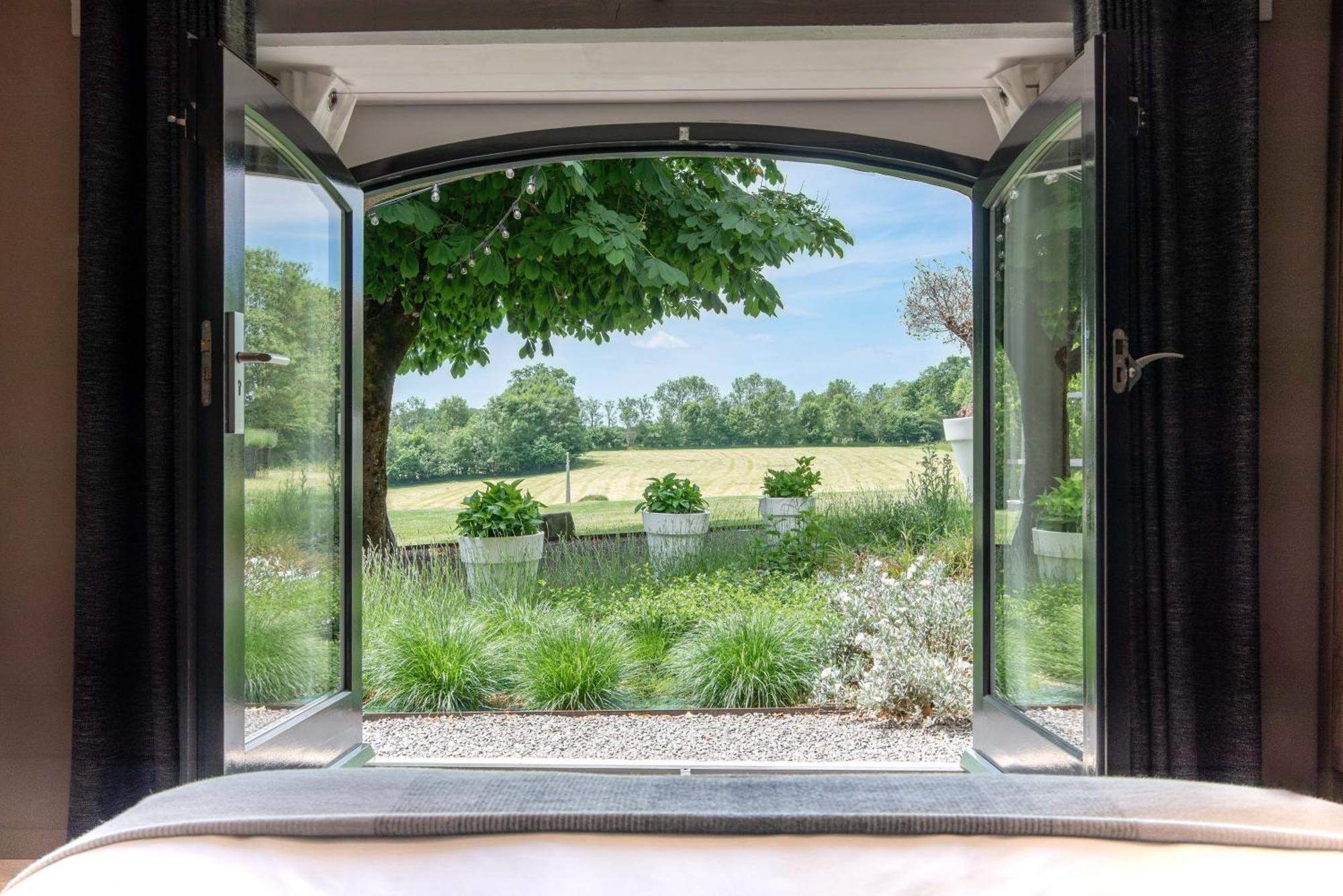 Maison De La Bonne Vie Therondels Habitación foto